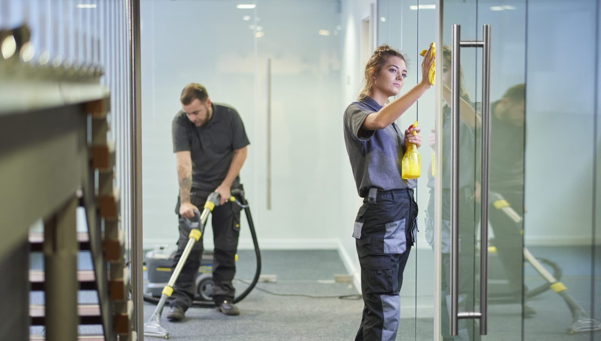 Agents d'entretien dans des bureaux